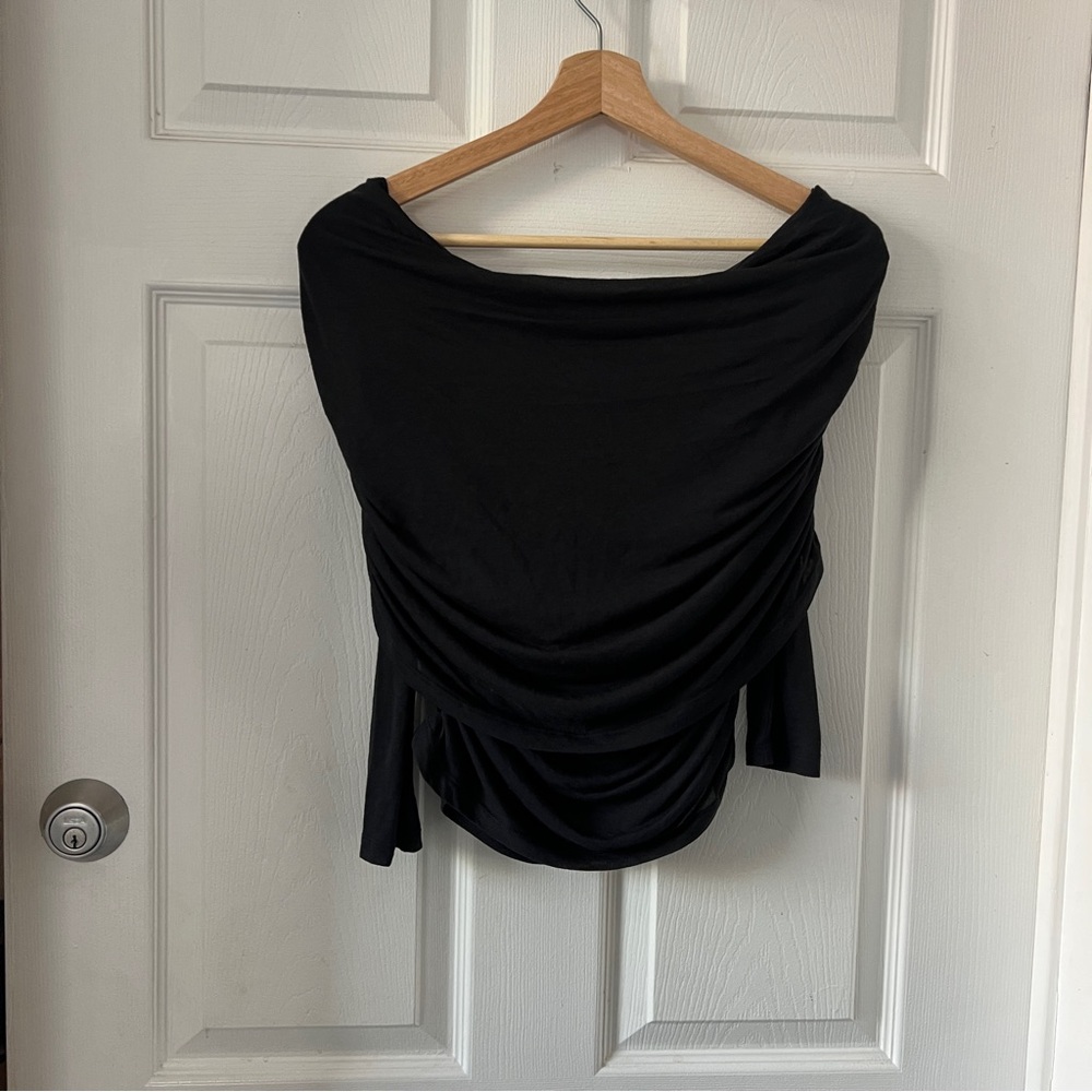 Black off the shoulder top from Abercrombie - Picture 2 of 3